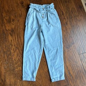 Loose fit elastic waist